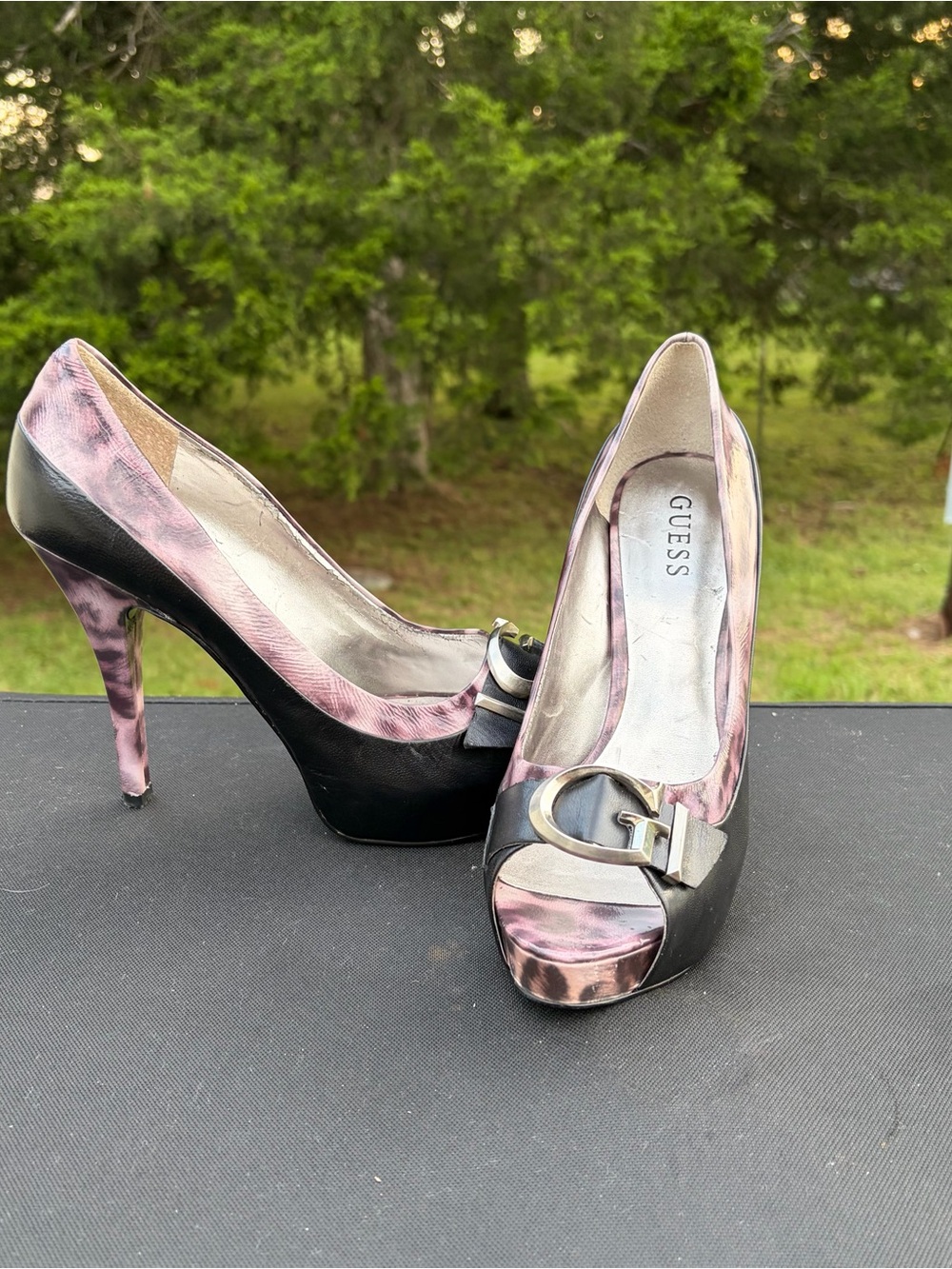 GUESS Women's Purple Black leopard print Peep-Toe High Heels Sz 9.5